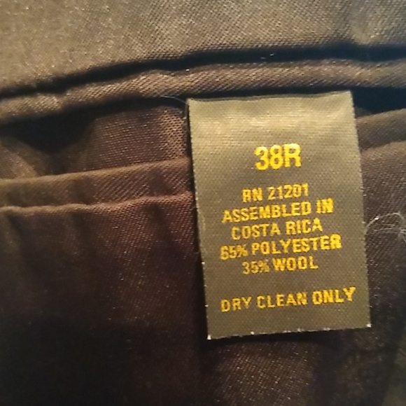 Men's Suit - Picture 3 of 7